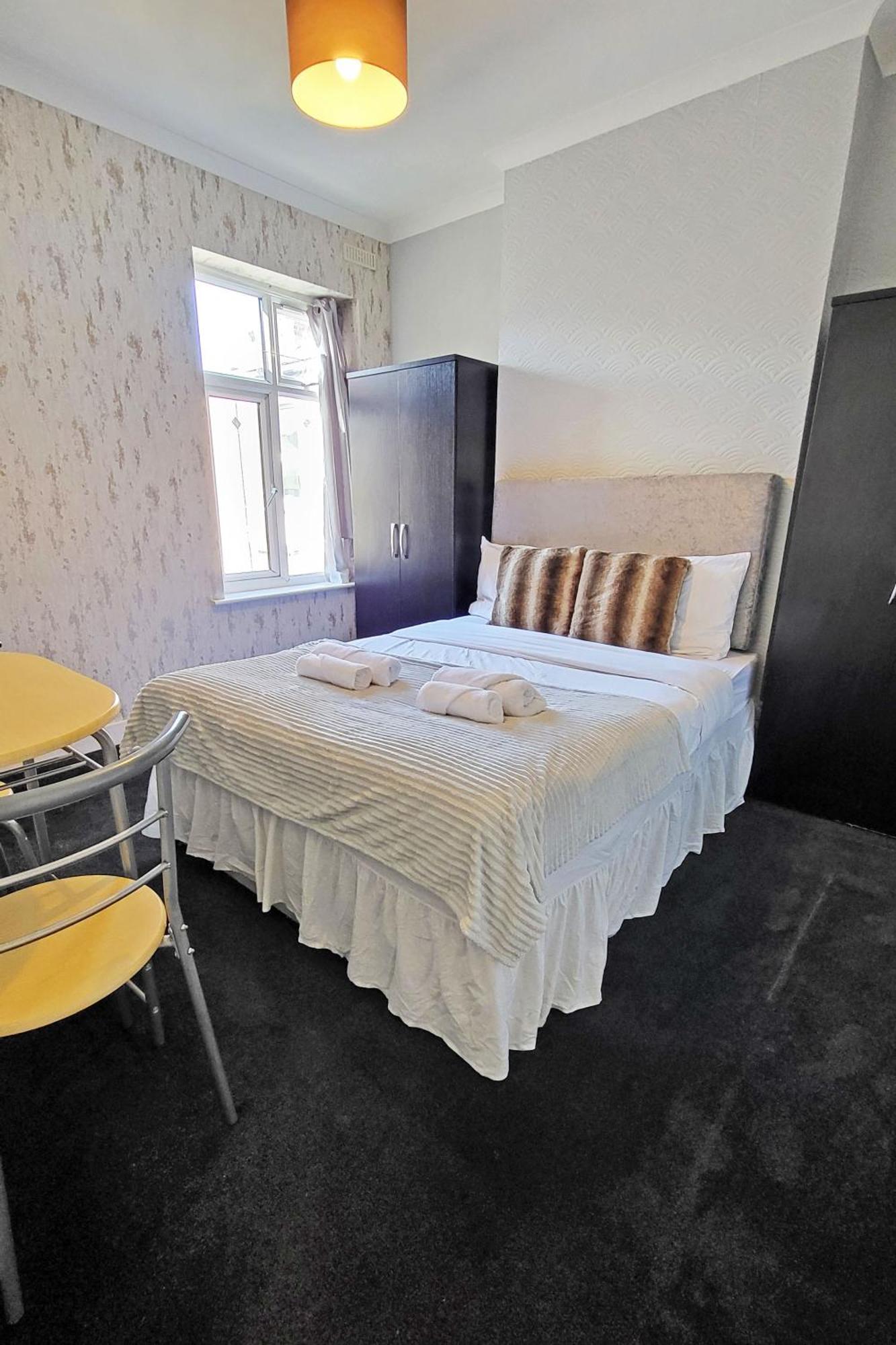 Spacious Room Лондон Екстериор снимка